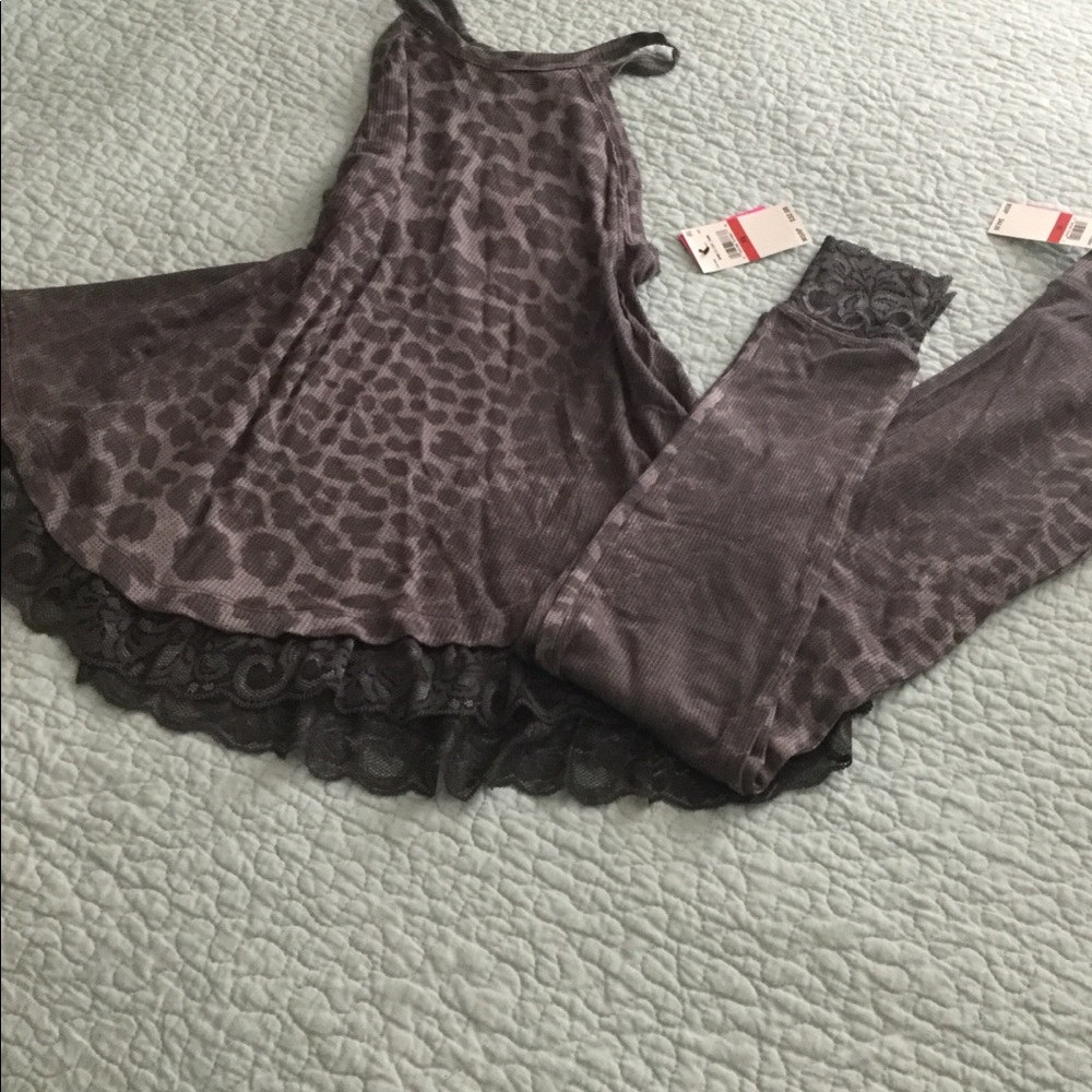 ADORABLE BETSEY JOHNSON LOUNGE WEAR XS GRAY